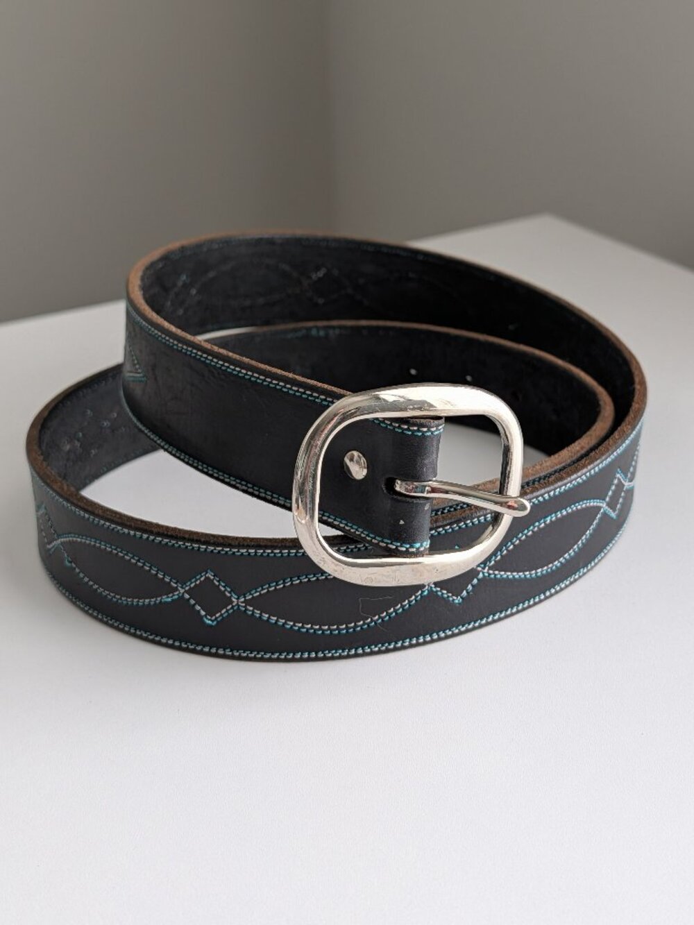 Dark Star Leather Belt Hand Stitched Western Style Cowhide Unisex 33in - Picture 2 of 6